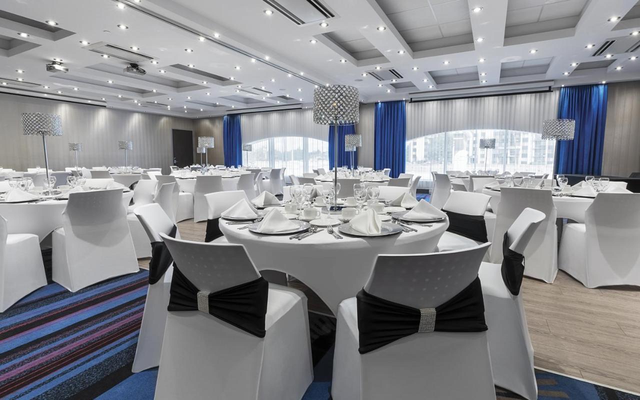 Lhotelquebec Hotel
